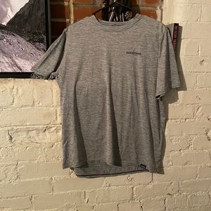 Patagonia Stretch Performance Cool Dry Shirt. Grey. Men’s Size Medium